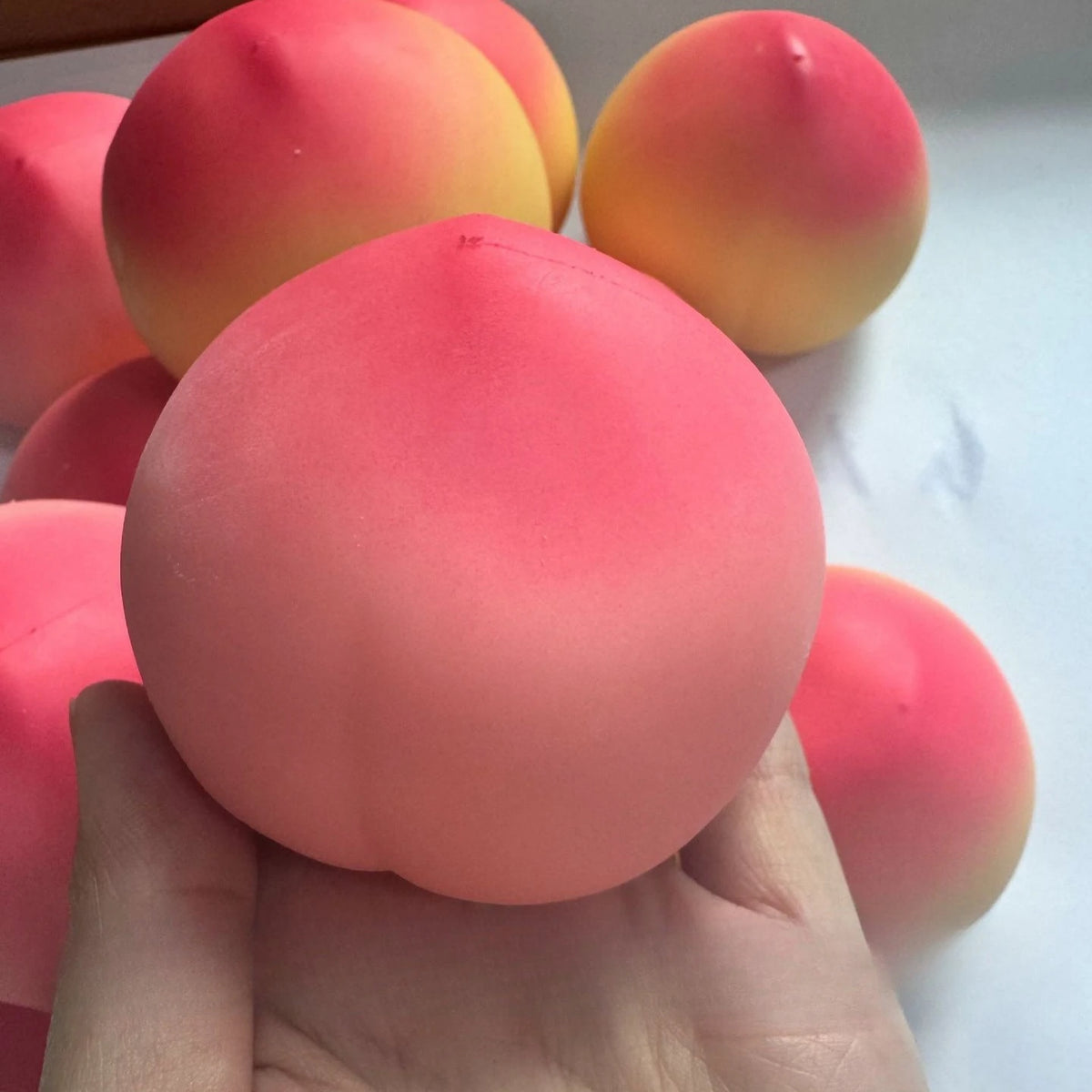 Crispy Sound Peach Fruit Squishy Toy